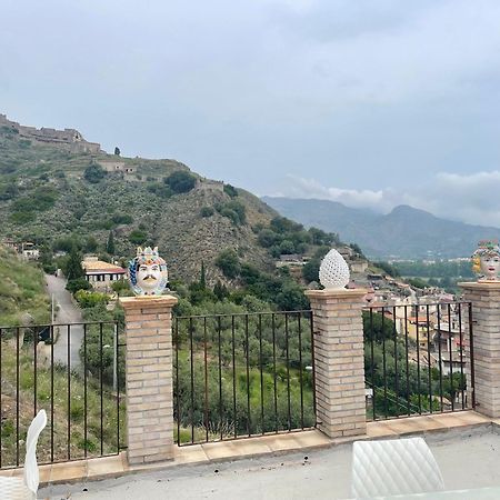 Bed and Breakfast Il Maniero Calatabiano Esterno foto
