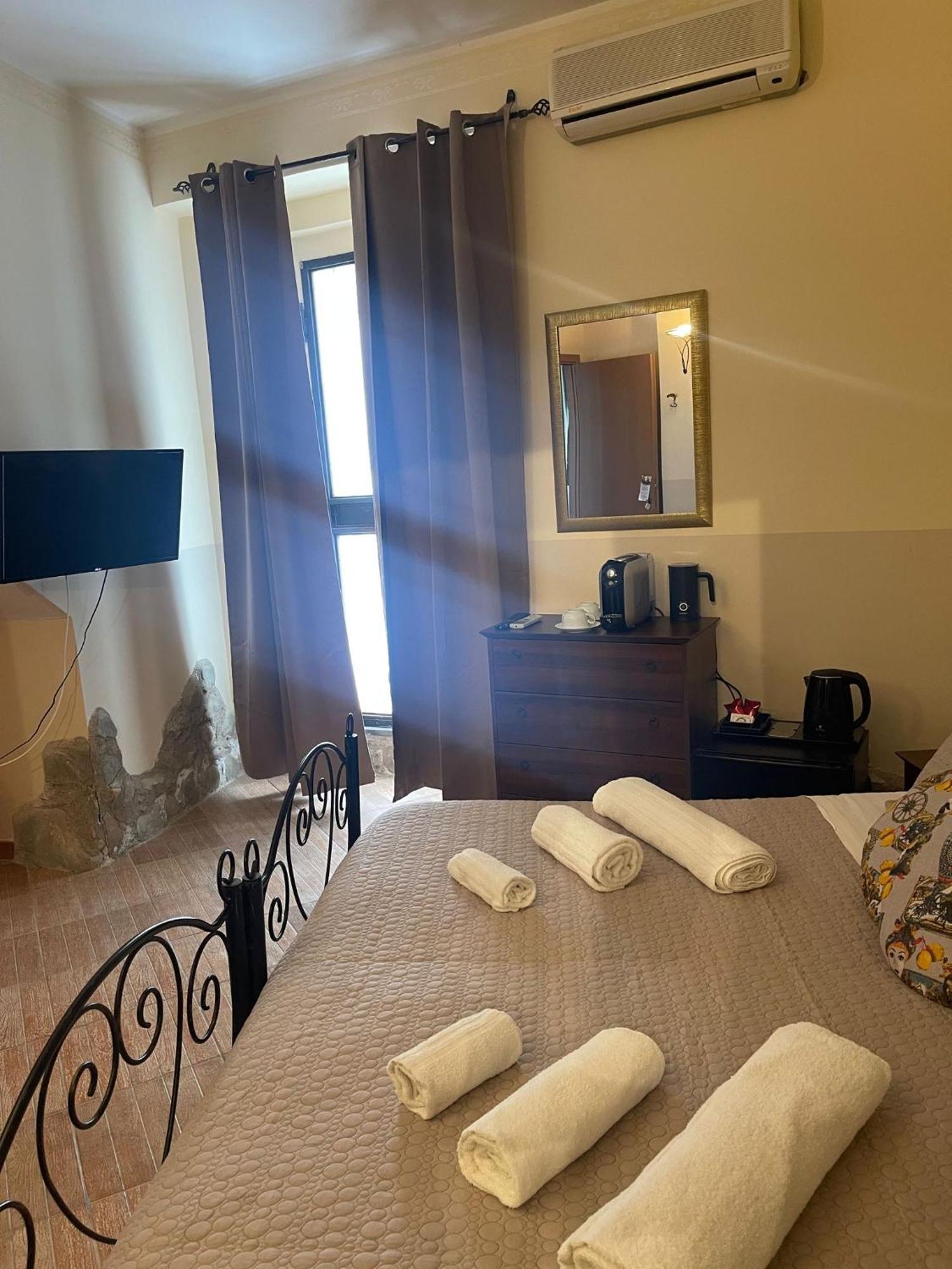 Bed and Breakfast Il Maniero Calatabiano Esterno foto