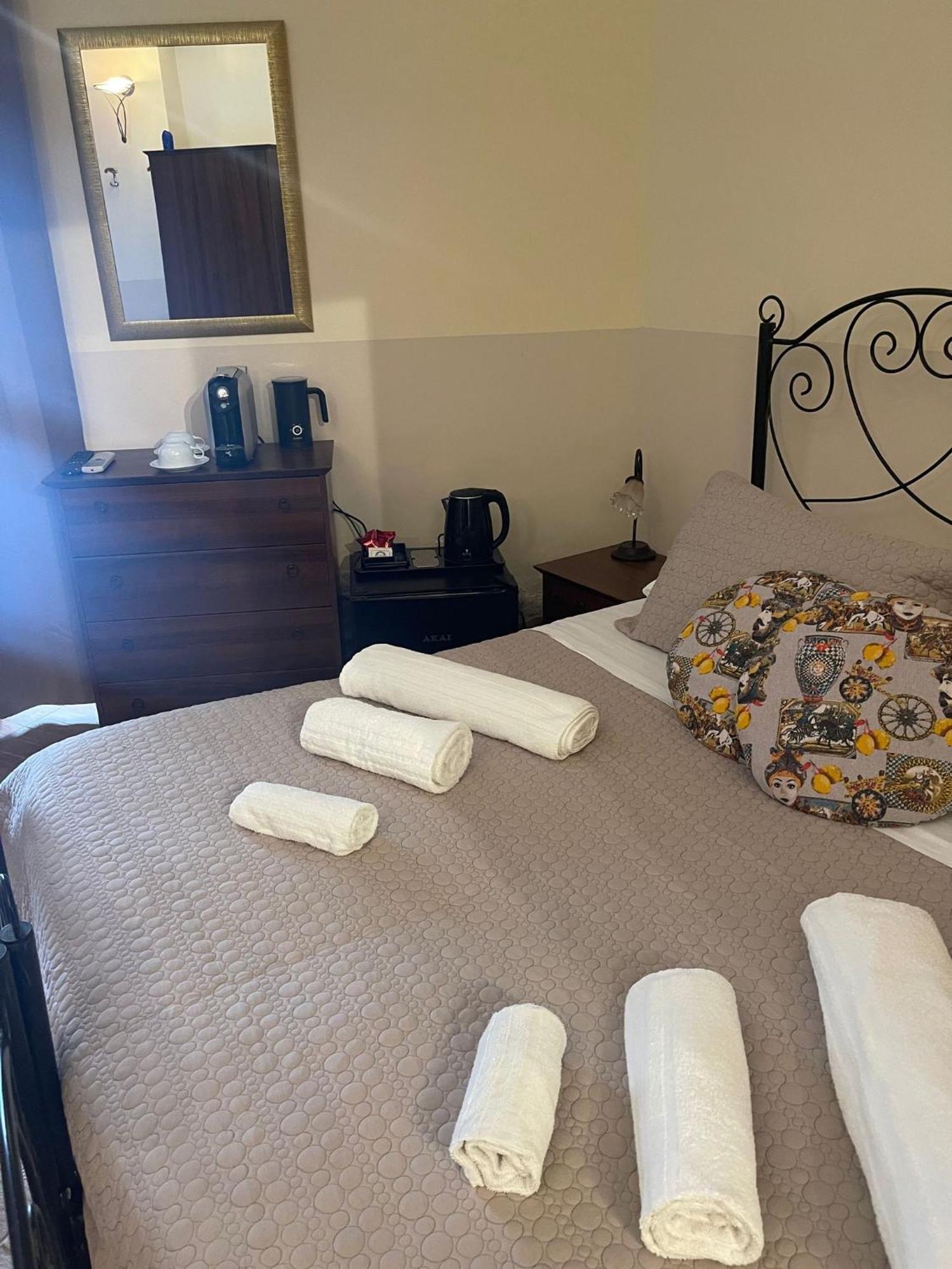 Bed and Breakfast Il Maniero Calatabiano Esterno foto
